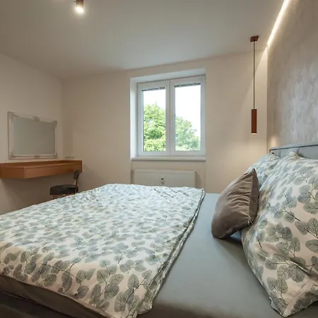 Adela Appartement *